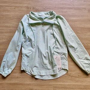 Lululemon Light blue lightweight running jacket. Size 2. NWT.